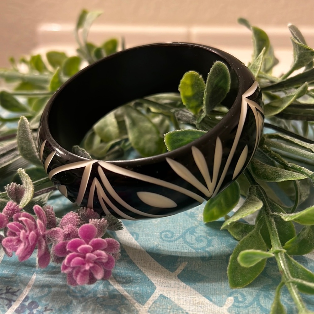 Vintage Lucite Bangle with White Carved Etching